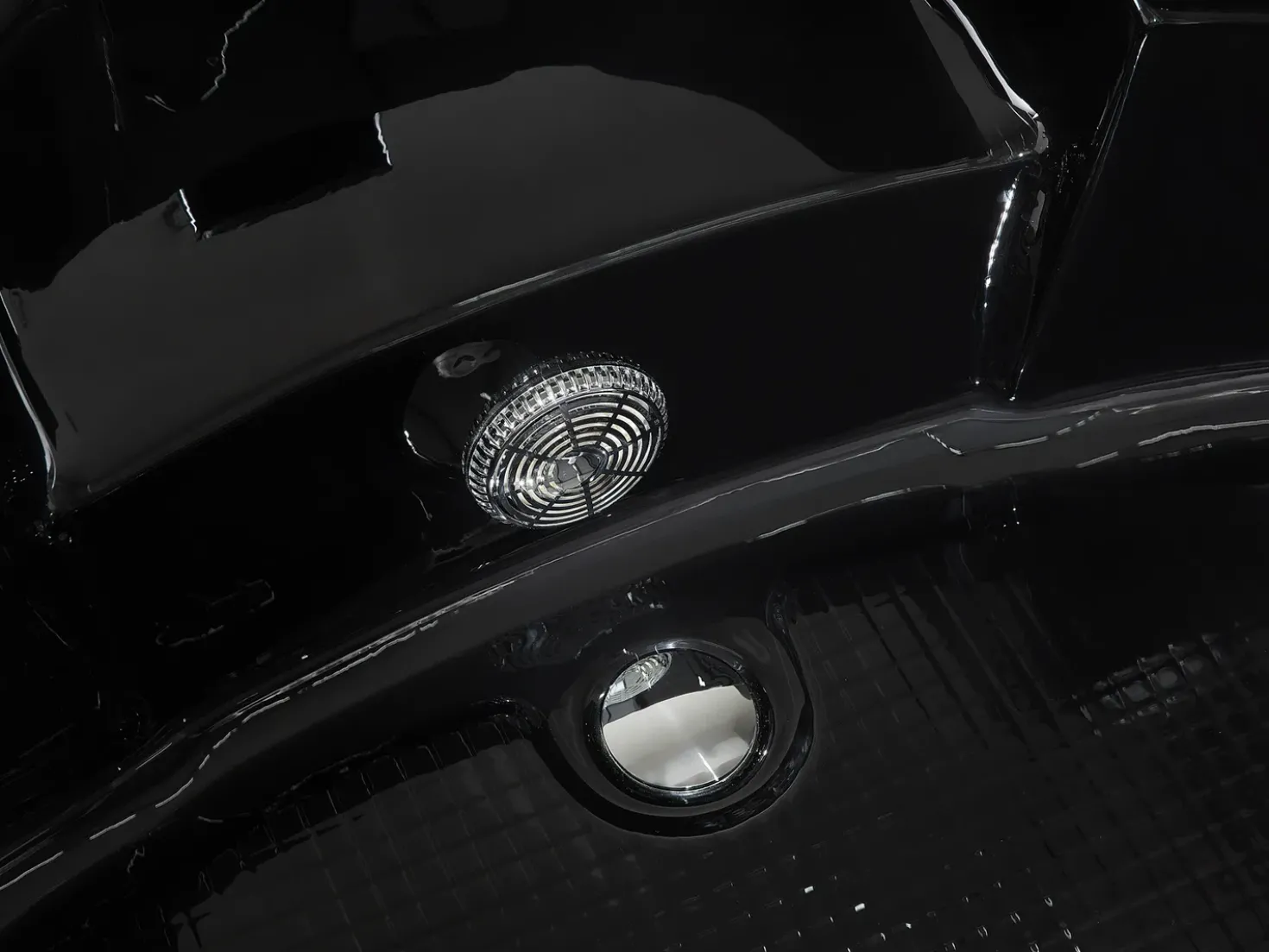Vasca idromassaggio angolare con LED MARTINICA 198 x 144 cm Nero