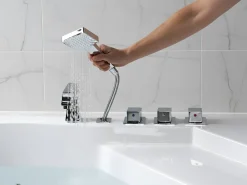Vasca idromassaggio angolare con LED TAMULA 148 x 66 cm Bianco