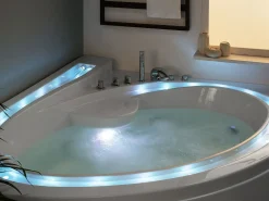Vasca idromassaggio angolare con LED PELICAN 206 x 165 cm Bianco